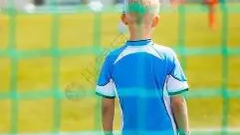 飞越云端，尽享尊贵体验——王燊超亲鉴直升机之旅，仅需1680元，10分钟高空俯瞰，尊享官方独家航程！