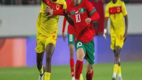 库里36分率勇士击败雷霆，霍姆格伦伤退，西部积分榜跃居次席