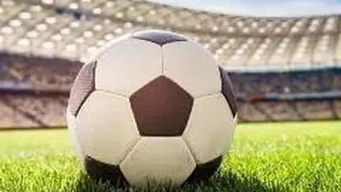 “雷霆58分大胜火箭，绿军加时翻盘，篮网饮恨败北。”